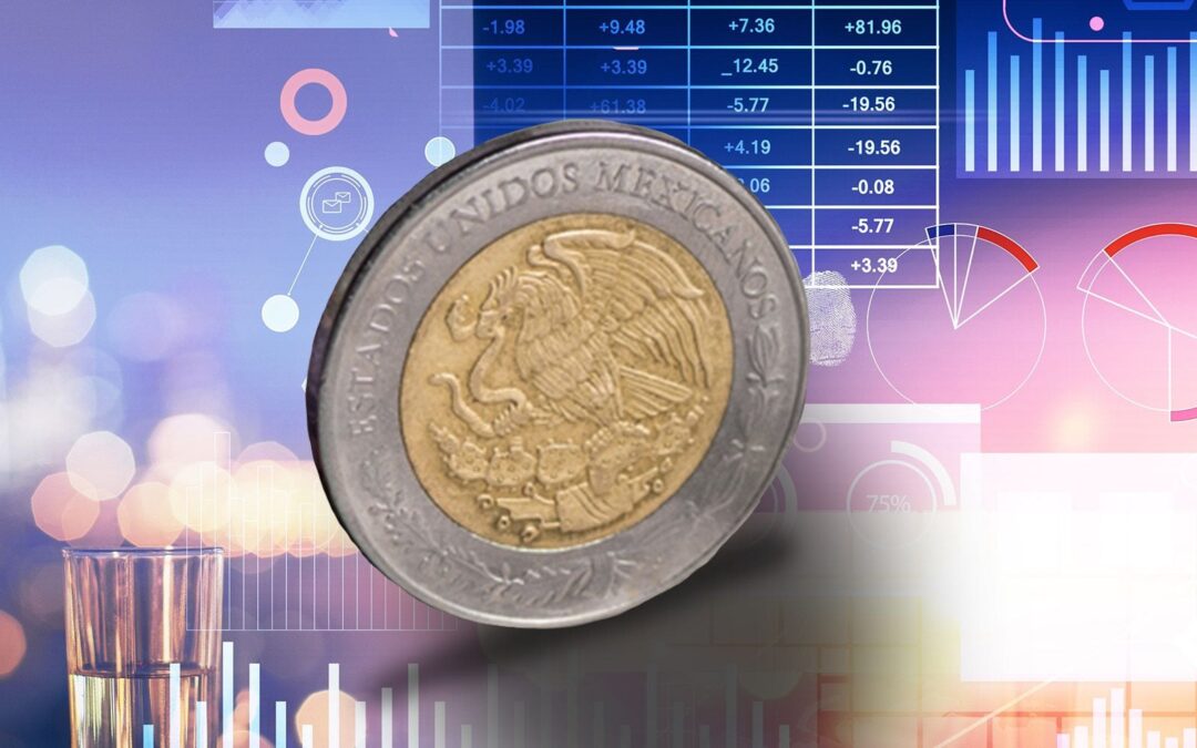 Peso ‘le tira más fotos’ al dólar: Cierra con ganancia, ¿en cuánto se cotiza?