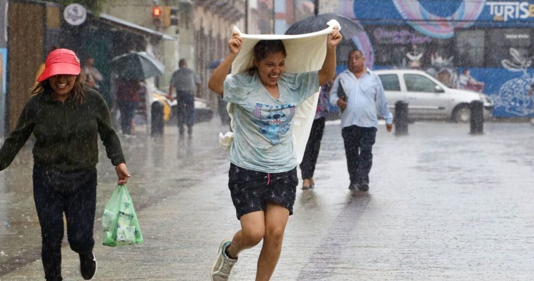 Se aproxima nueva onda tropical: ¿Qué estados tendrán lluvias el jueves?