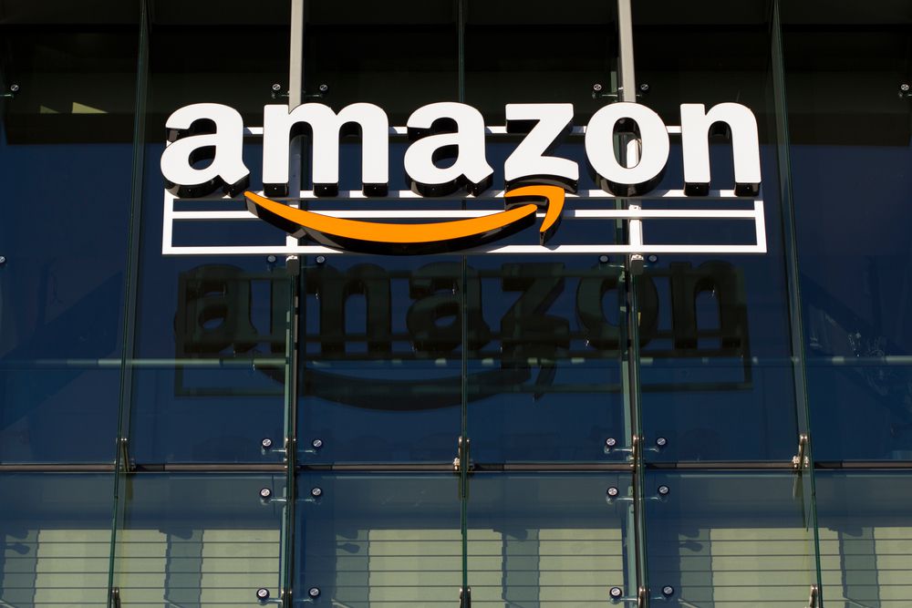 Acciones de Amazon se desploman tras nuevo aumento a tasa de la Fed
