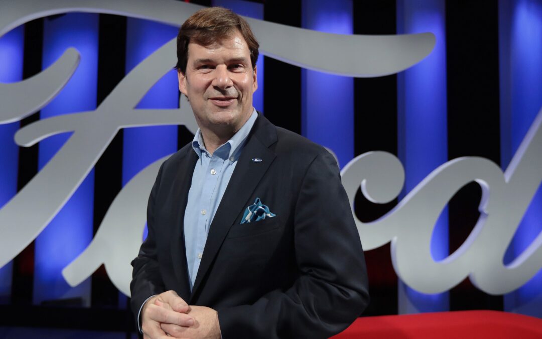 Aranceles a México y Canadá ‘arruinarán’ a automotrices en EU, afirma director de Ford