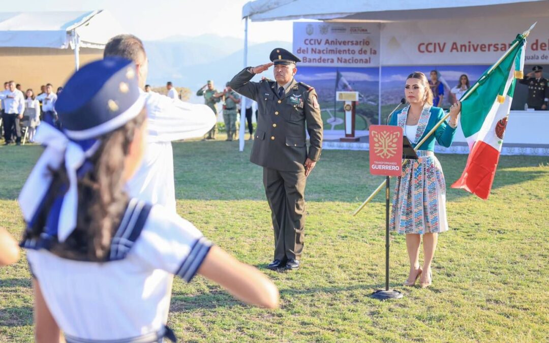 Participa Evelyn Salgado en ceremonia presidencial de abanderamiento de escoltas en el Museo de la Bandera y Santuario de la Patria