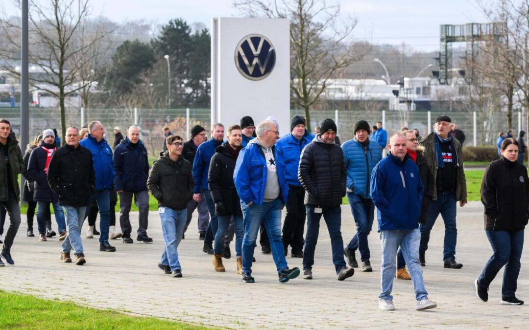 Megarrecorte en Volkswagen: Anuncia despidos de 35 mil trabajadores en Alemania hasta 2030