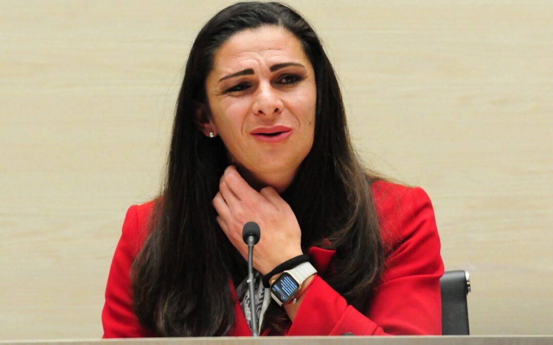 Ana Guevara y la soberbia de subirse a un ladrillo