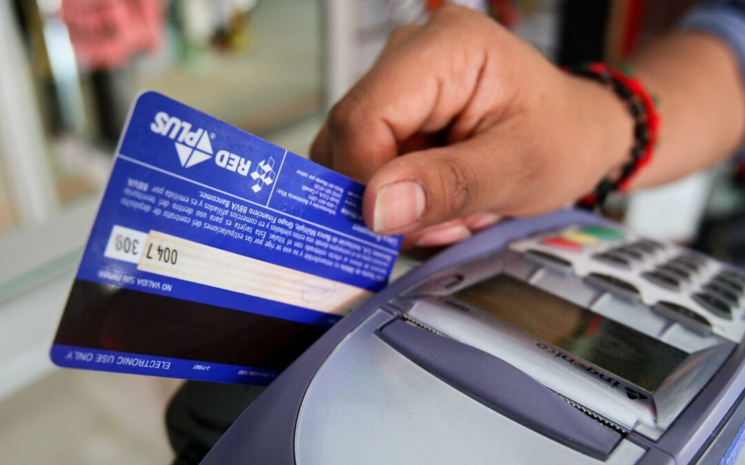 ¿Olvidaste pagar tu tarjeta de crédito? Estos bancos te cobran más por atrasarte