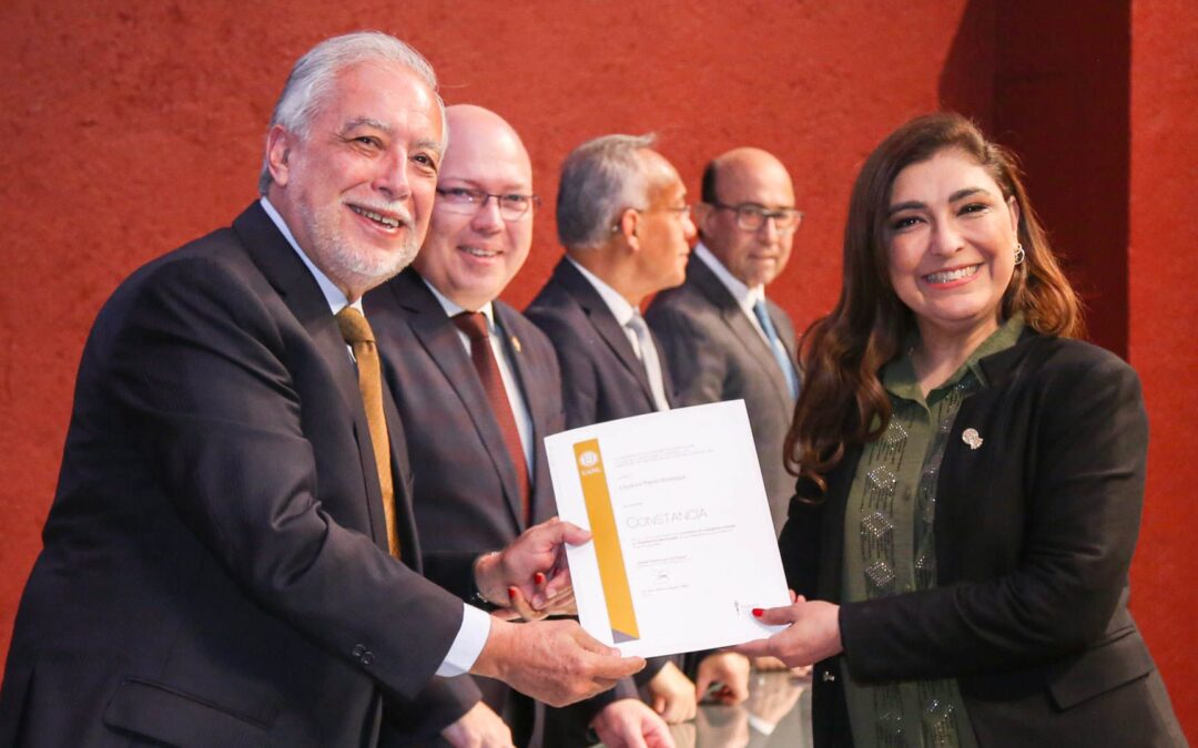 Analizan competencias y desafíos de la evaluación