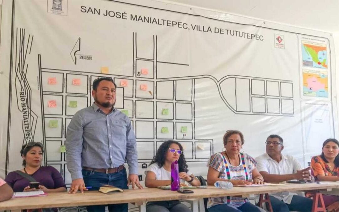 Caso Paola: le negaron regresar a su escuela en Oaxaca por usar pantalón