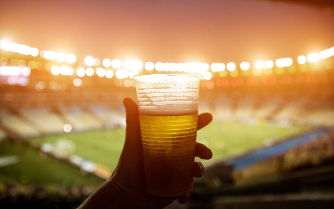 Qatar no prohibirá cerveza a fanáticos en suites exclusivas del Mundial 2022