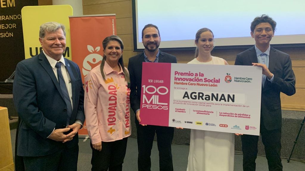 Reciben proyectos de UANL premios Innovación Social de Hambre Cero
