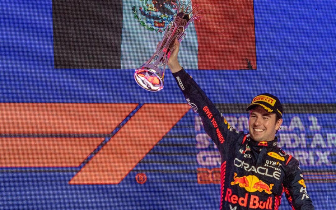GP de Arabia Saudita: Sergio Pérez triunfa; contiene a su compañero Max Verstappen