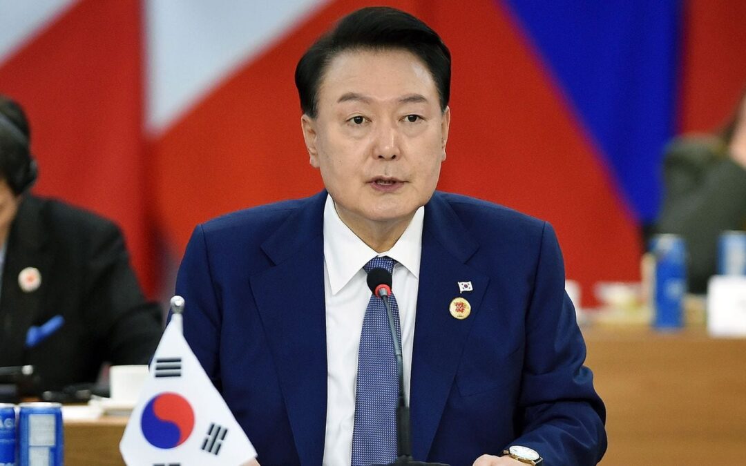 Arrestan al presidente de Corea del Sur, Yoon Suk Yeol; es el primer líder en funciones detenido