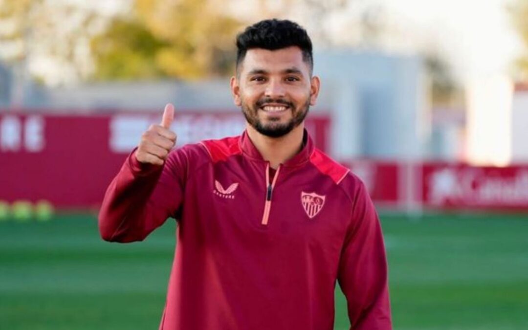 ‘Tecatito’ Corona vuelve a entrenar con el Sevilla; ¿Se cumplió el pronóstico de recuperación?