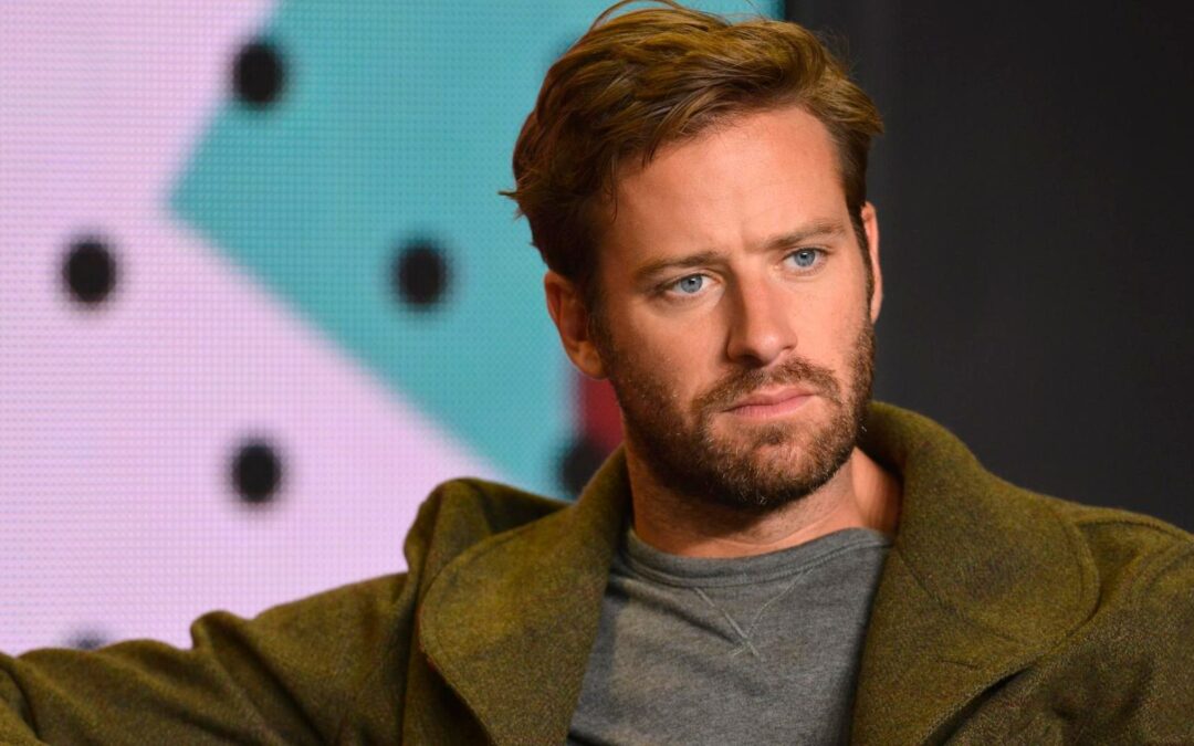 Armie Hammer, acusado de canibalismo y violación, admite abusos emocionales a sus exparejas