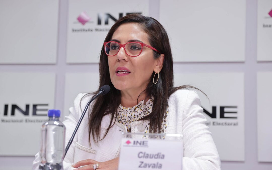 ¿Quién es Claudia Zavala, la consejera del INE que intenta frenar la supermayoría de Morena?