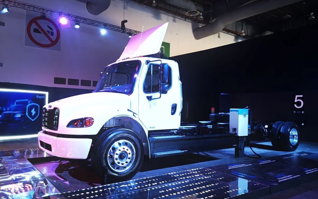 Daimler Truck México presenta eM2 un vehículo 100% eléctrico