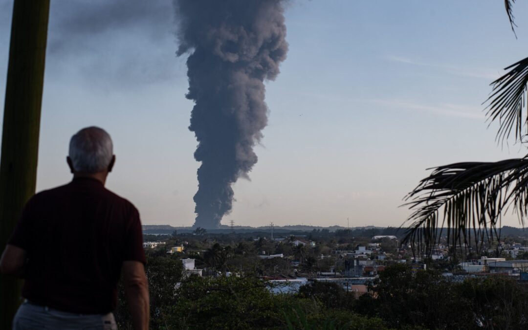 Cinco trabajadores de Pemex están desaparecidos tras el incendio en Veracruz