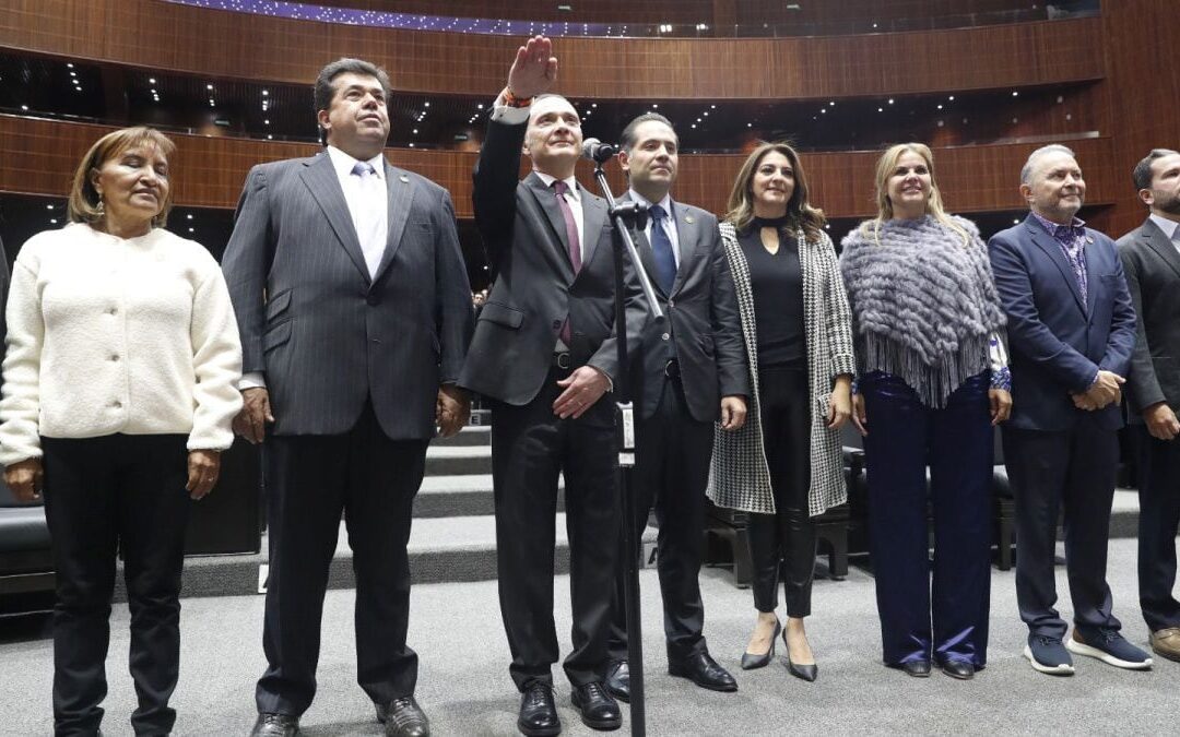 Mauricio Farah rinde protesta como secretario general de la Cámara de Diputados