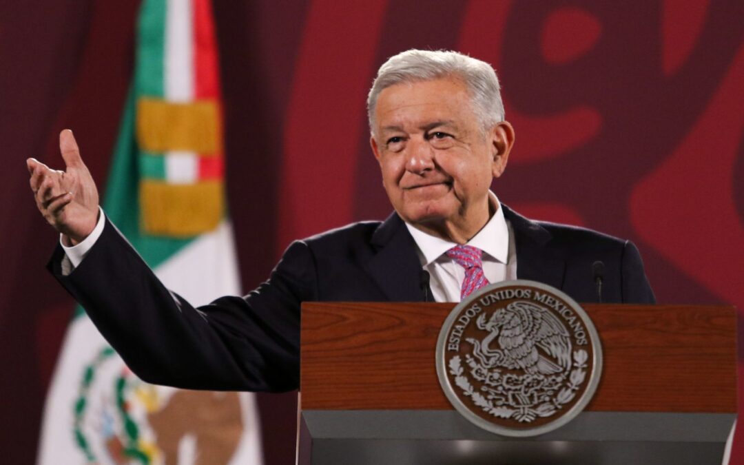 Conferencia mañanera de AMLO:  Cae 5% opinión favorable, según encuesta EF