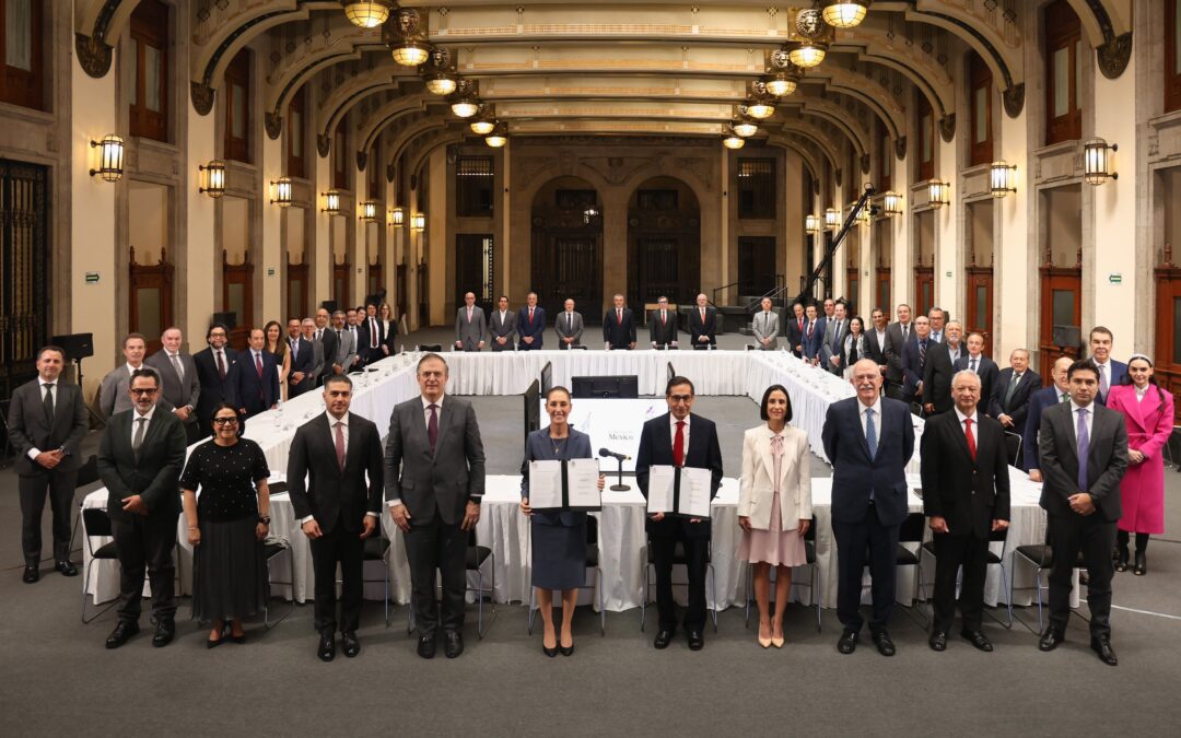 Sheinbaum e IP firman acuerdo contra la inflación: ¿Cuánto costará la canasta básica?