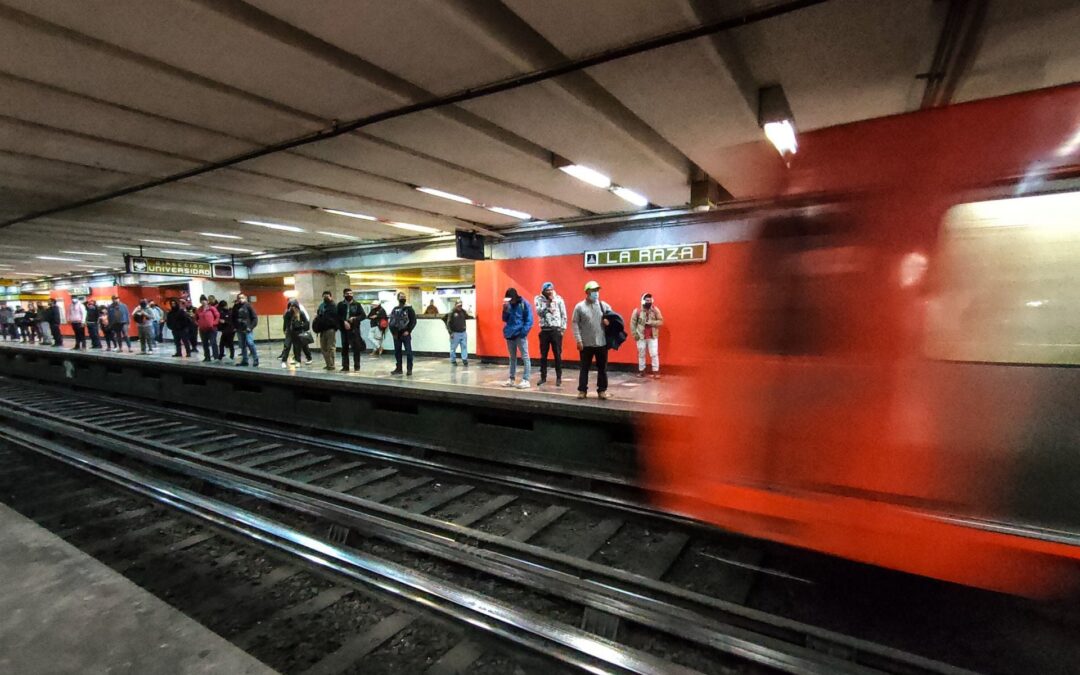 ‘¡Rápido, Línea 3, vuélale!’: Usuarios del Metro CDMX denuncian retrasos de hasta 20 minutos