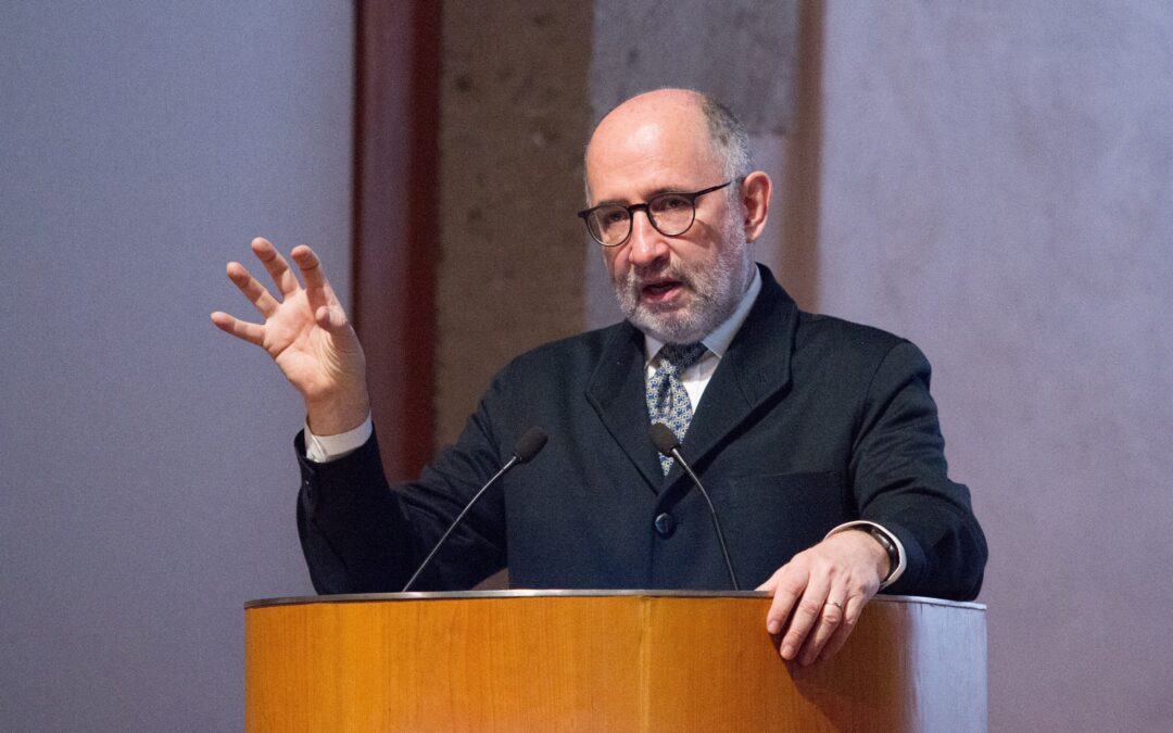 Yasmín Esquivel puede ampararse si UNAM le quita título por plagio: José Ramón Cossío