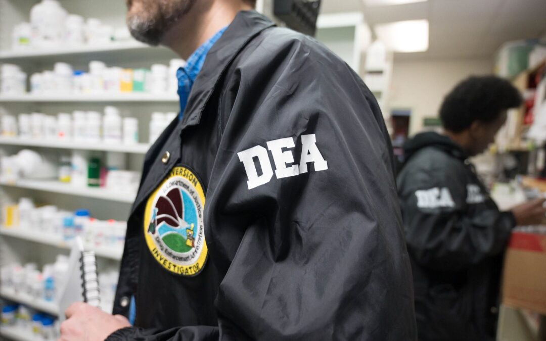 De las drogas que persigue, la DEA aclara que 9 pasan o se producen en México