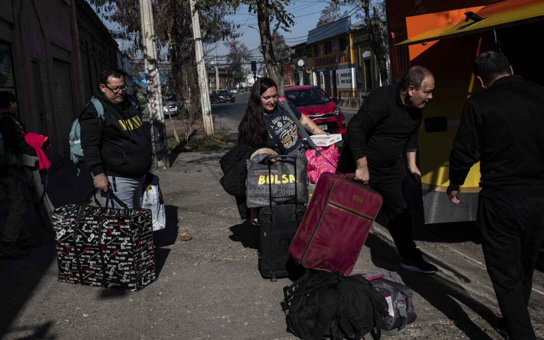 ‘Me gasté hasta el último centavo’: ¿Por qué los argentinos ‘arrasan’ a Chile con sus compras?