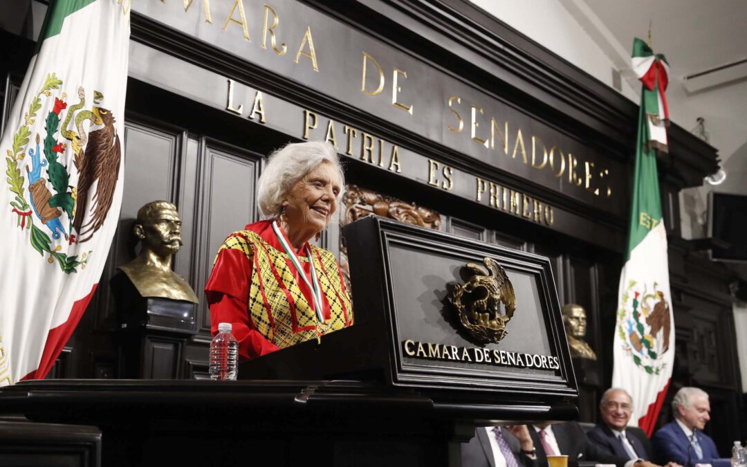 Poniatowska ‘decepciona’ a la oposición: Recibe medalla Belisario Domínguez y lamenta falta de AMLO