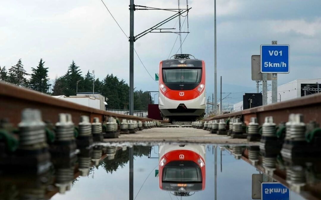 AMLO inaugura el Tren México Toluca; todavía está incompleto