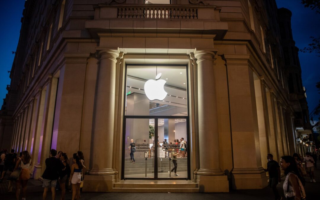 Apple tiene ganancias optimistas, pero ‘débiles’ en 4T de su año fiscal