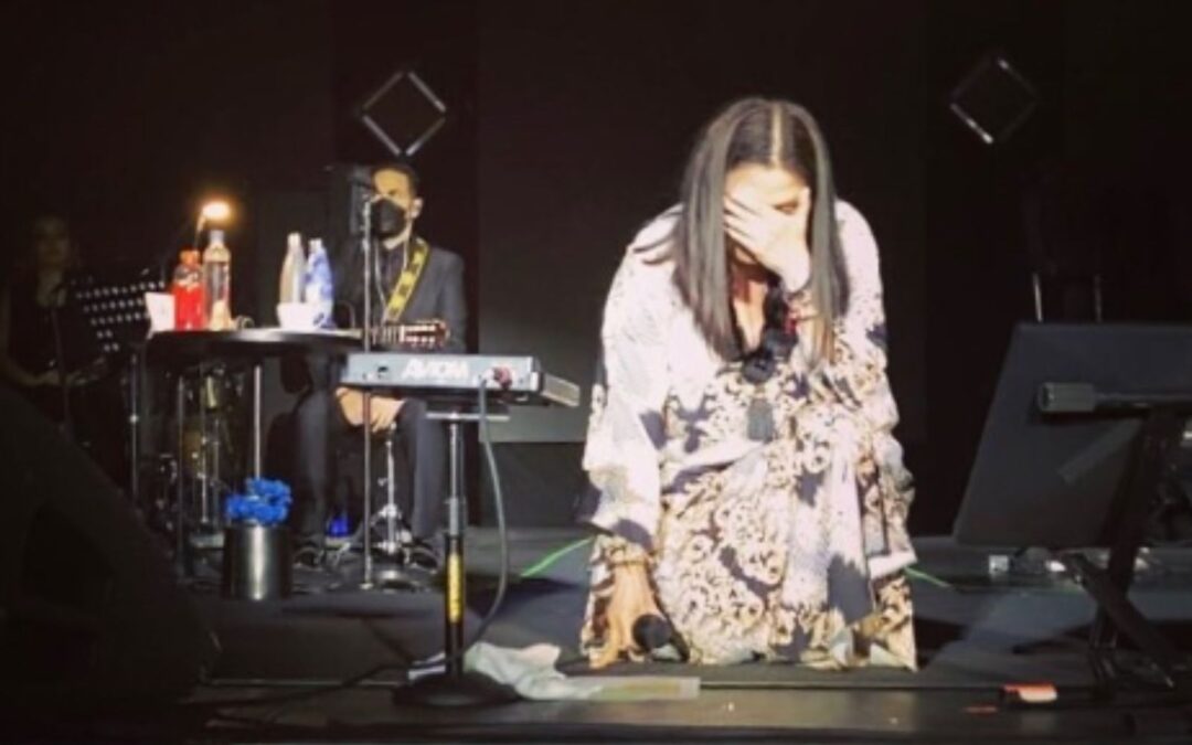 Ana Gabriel habla de su reacción en concierto tras el anuncio de su retiro: ‘Me volví endeble’