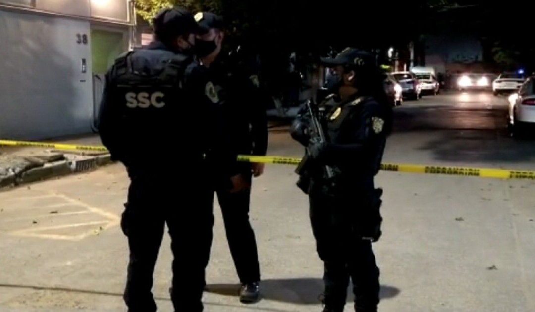 Mueren 2 adultas mayores en departamento de CDMX; autoridades investigan posible feminicidio