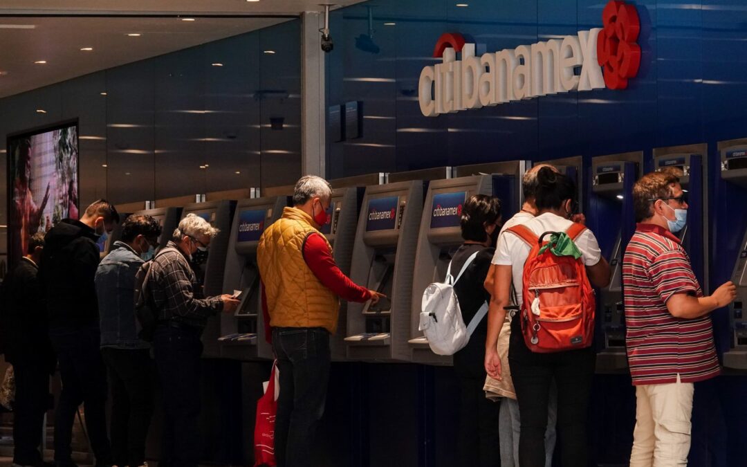 De Santander a HSBC: ¿Qué bancos que se ‘bajaron’ de la contienda por la compra de Banamex?