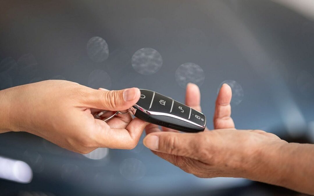 Robados o con multas: Los riesgos de comprar autos seminuevos en México