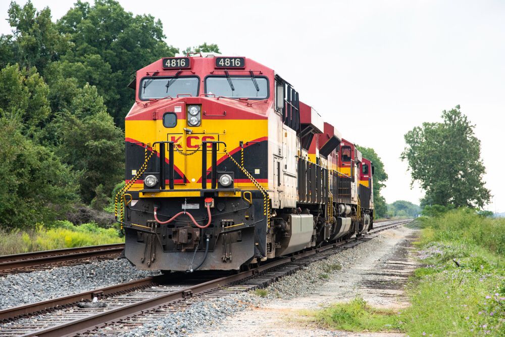 Diputados avalan entregar asignaciones de ferrocarriles a paraestatales por tiempo indefinido