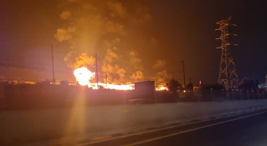 Incendio en presunta toma clandestina de Pemex en Hidalgo enciende las alertas