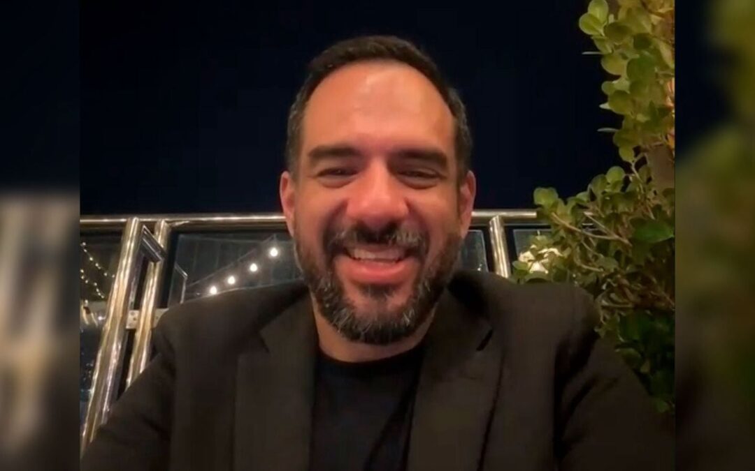 Manuel Guerrero, mexicano detenido en Qatar por ser gay, logra salir del país: ‘Vuela libre a Londres’