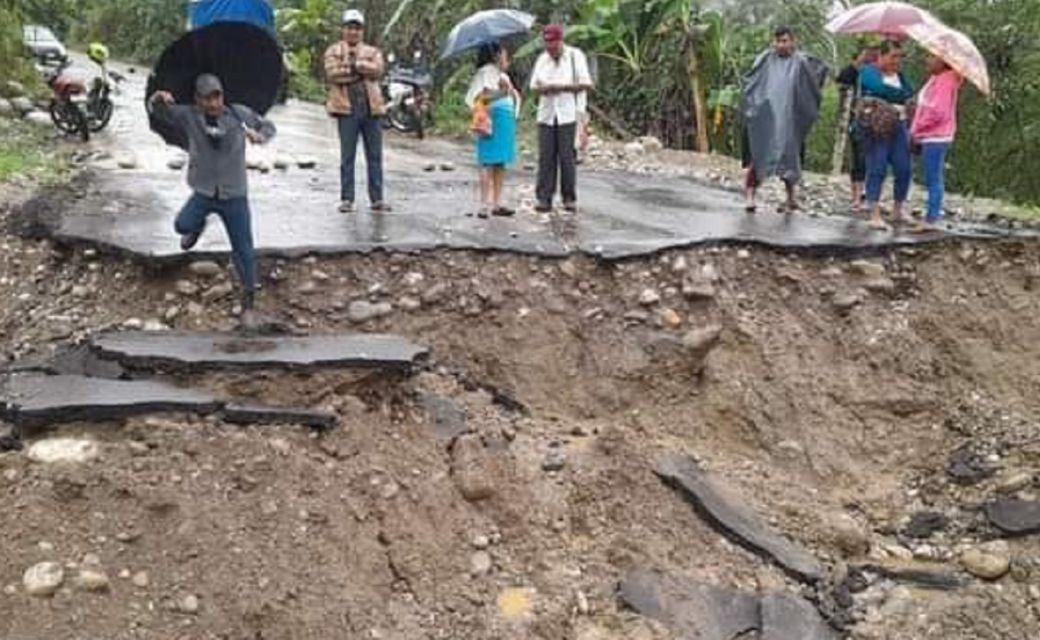 Lluvias colapsan un puente en Tabasco; se quedan incomunicadas regiones de la Sierra