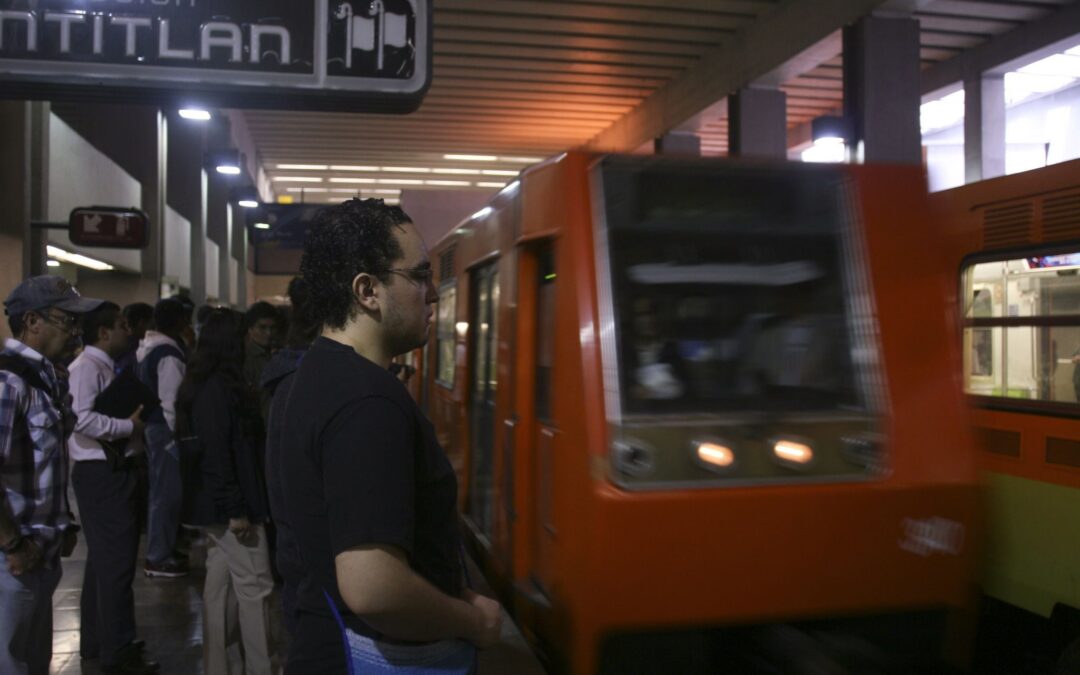 Línea A del Metro CDMX es un ‘dolor de cabeza’: ¿Por qué los trenes se detienen hasta 20 minutos?