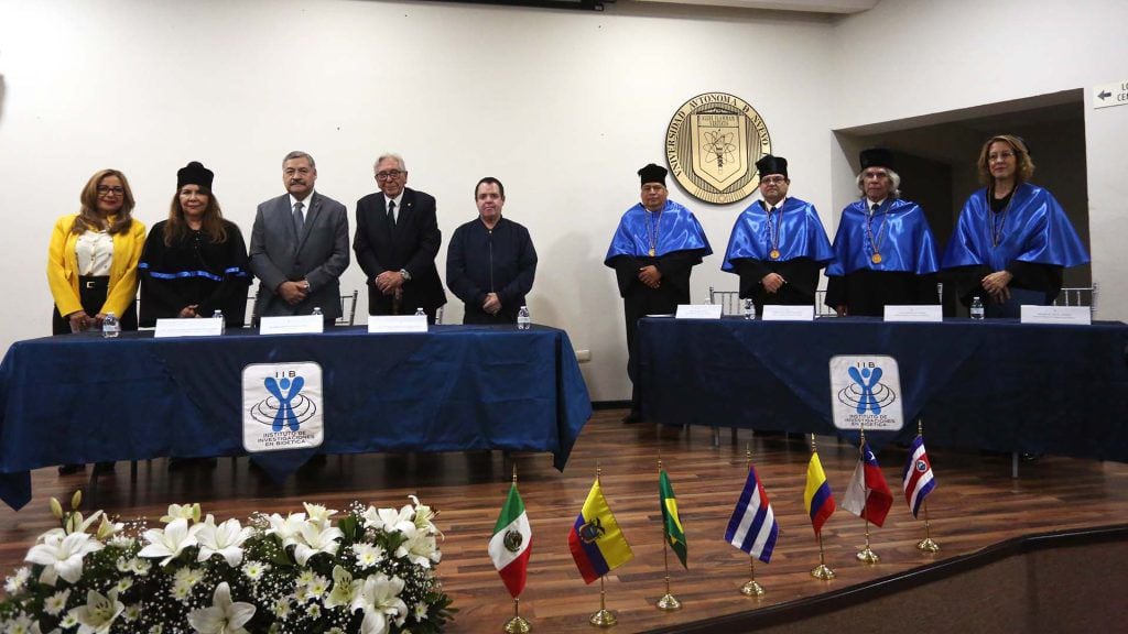 Otorgan a científicos de la UANL doctorado Honoris Causa en Bioética