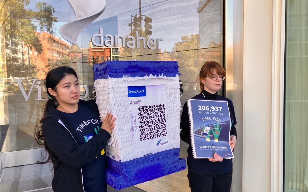 MSF entrega 206 mil firmas a Danaher para reducir a $5 dólares el precio de sus pruebas médicas
