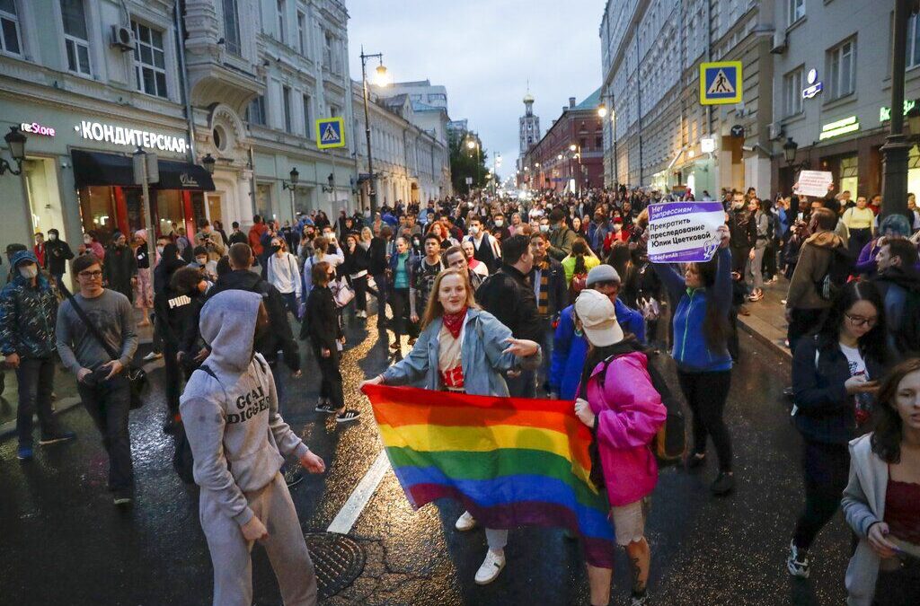 Rusia aprueba iniciativa que prohíbe la propaganda LGBT
