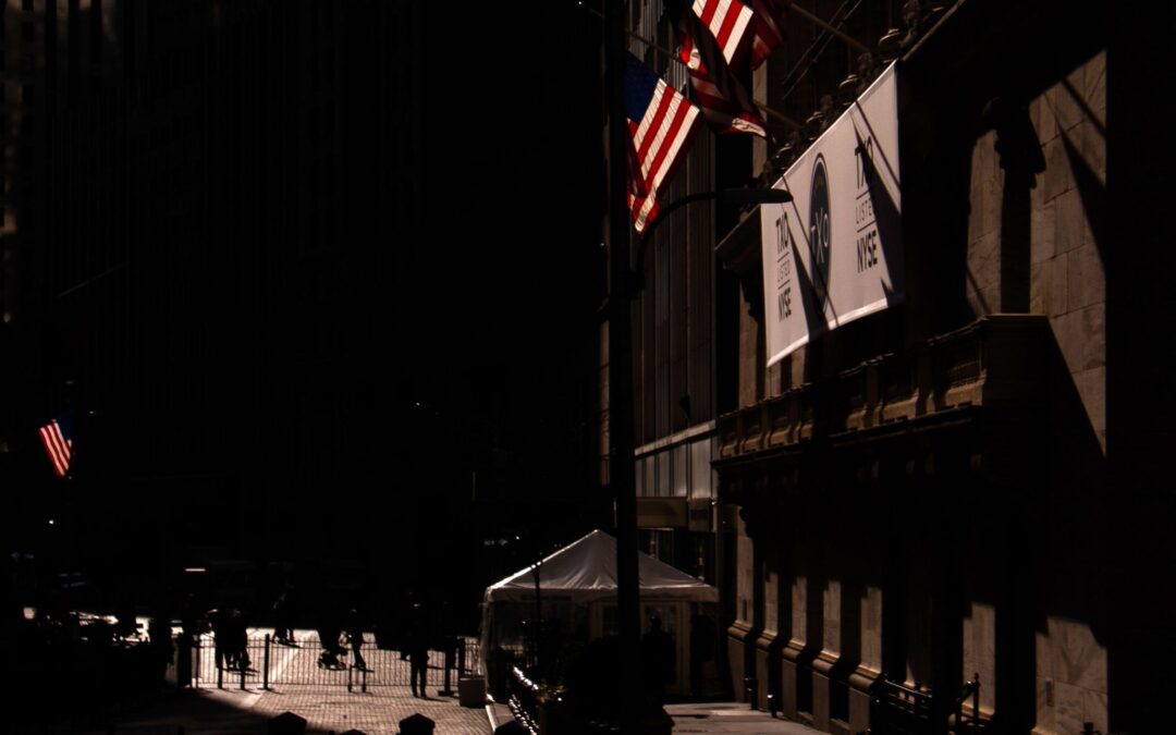 Wall Street opera en ‘números rojos’ en Día de San Valentín
