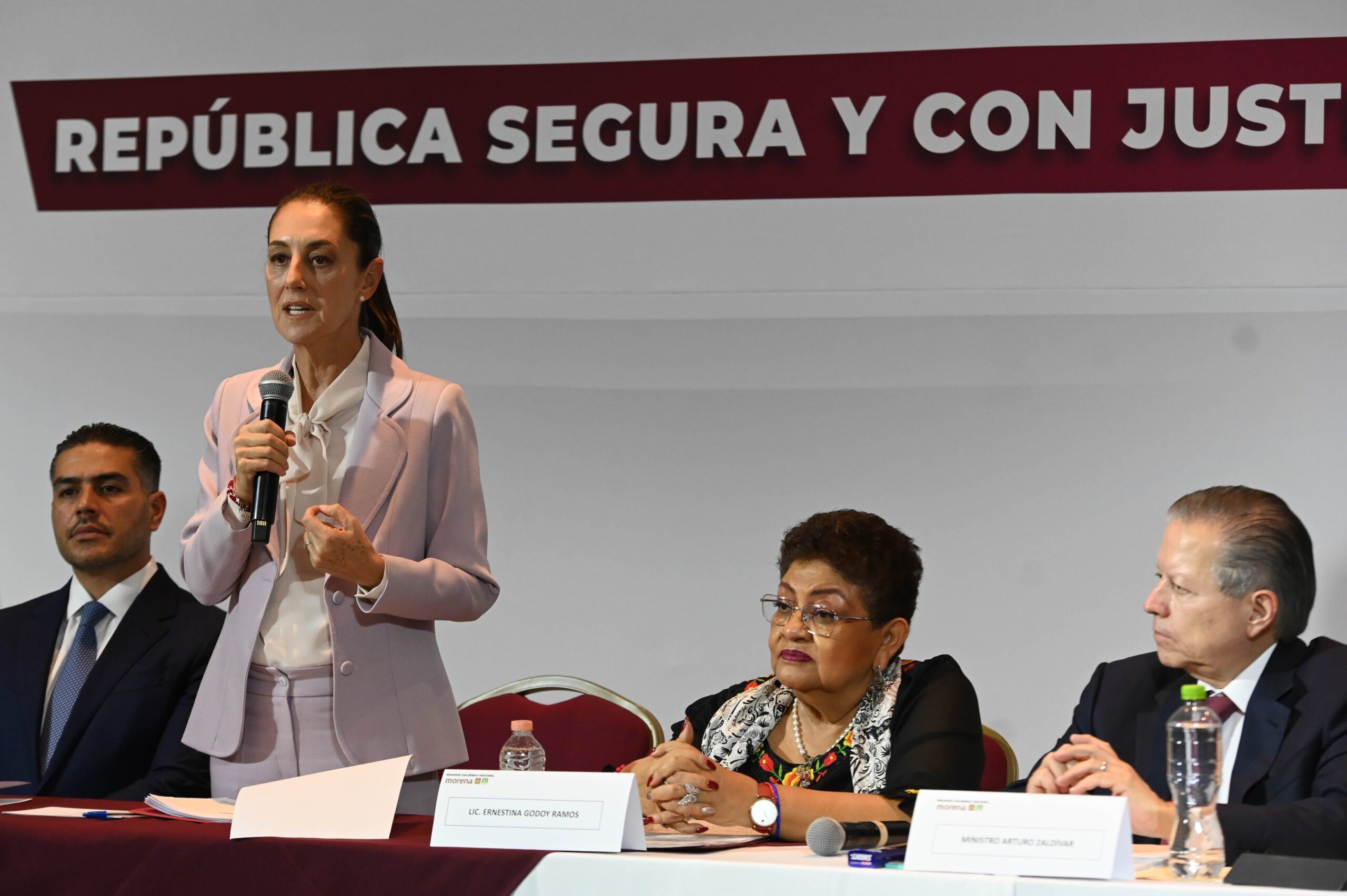 Réquiem para los abrazos sin balazos