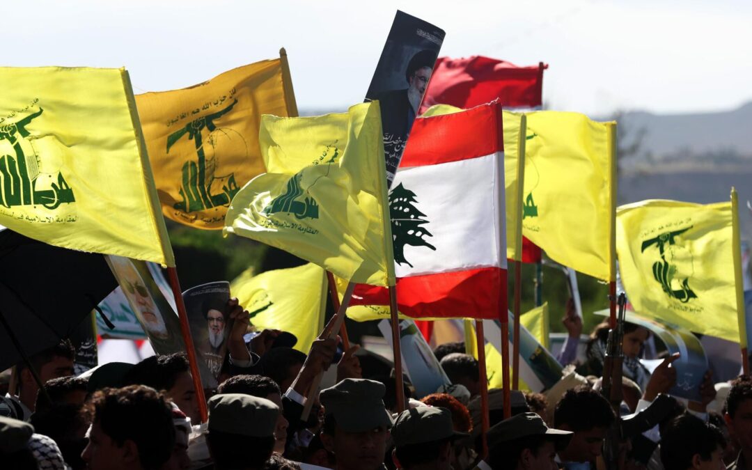 Hutíes reportan que EU y Reino Unido lanzan ataques aéreos en Saná y un aeropuerto en Yemen