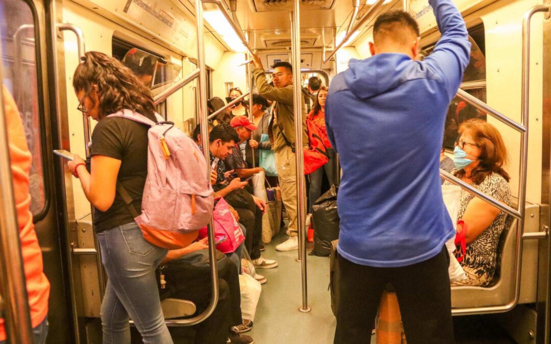 Ni la Virgen de Guadalupe ayuda al Metro de CDMX: ¿Qué líneas reportan retrasos este 12 de diciembre?