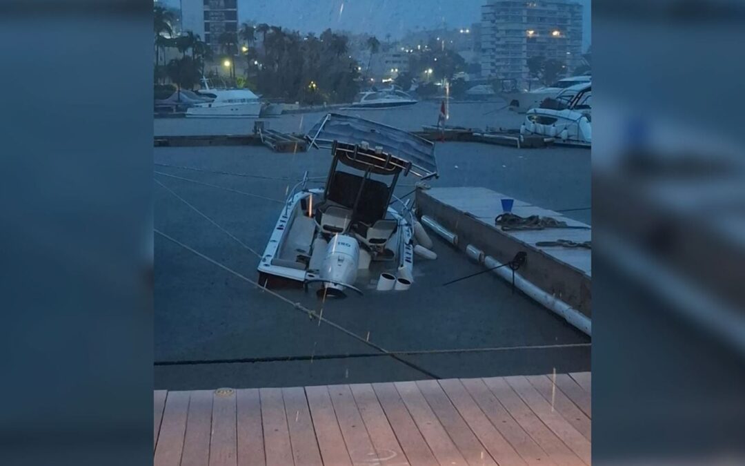 Huracán ‘John’ hunde embarcaciones pesqueras en Acapulco; piden apoyo para los damnificados