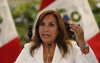 La presidenta de Perú, Diana Boluarte, es investigada por presunto genocidio