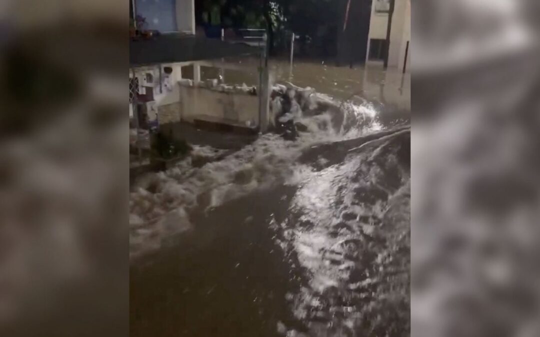 Deslave por lluvias ‘sepulta’ una escuela y casa en Naucalpan; hay 6 muertos y 3 heridos