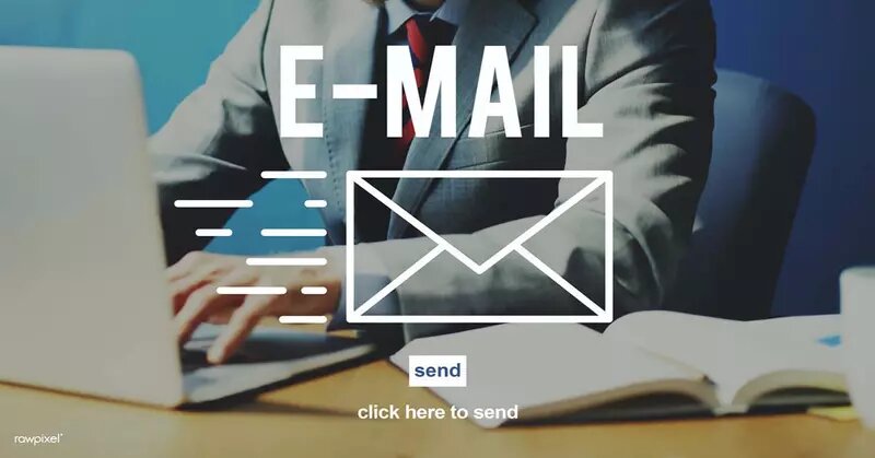 ¿Debo ocultar mi dirección de correo real en Internet?